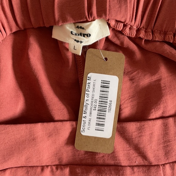 Floral Embroidered High-Waist Shorts by Entro - Picture 5 of 7